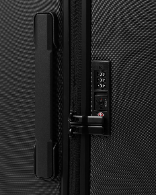 Cestovní kufr Db Ramverk Check-In Luggage Large Black Out