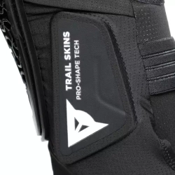 Kolenní chrániče Dainese Trail Skins Pro Knee Guards Black