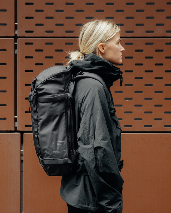 Hydratační Batoh DB Backcountry Backpack 25L Black Out - 2025/26