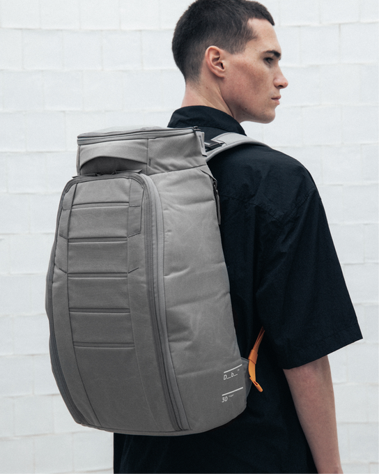 Hydratační Batoh DB Hugger Backpack 30L Sand Grey