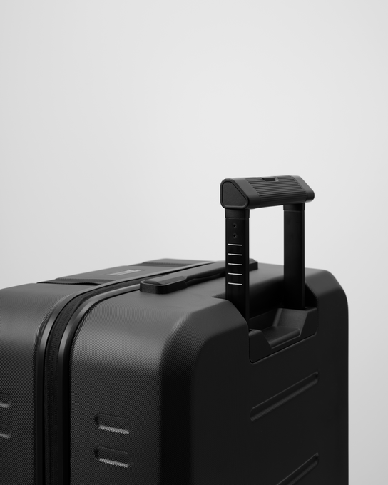Cestovní kufr Db Ramverk Check-In Luggage Large Black Out