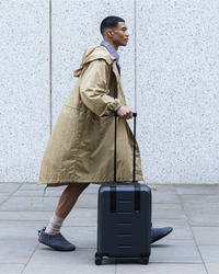 Cestovní kufr Db Ramverk Carry-on Black Out - 2025/26