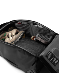Batoh DB Hugger Roller Bag Příruční 40L Black - 2024/25