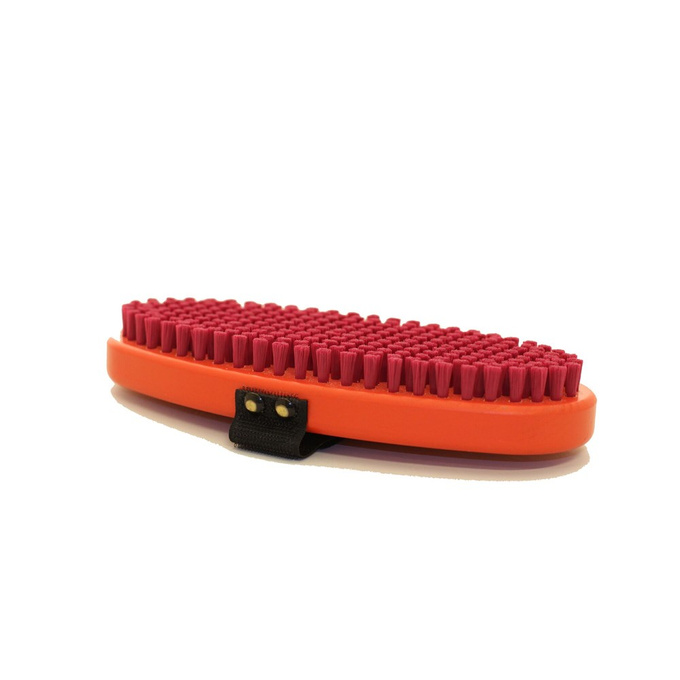 Ocelový kartáč SWIX T190O Brush Oval Fine Red Nylon