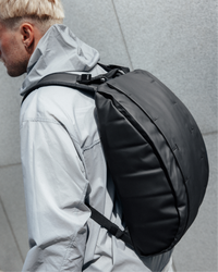 Hydratační Batoh DB Hugger Base Backpack 15L Black Out - 2024/25