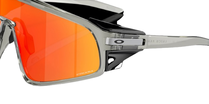 Sluneční brýle OAKLEY Latch Panel Prizm Ruby Lenses / Grey Ink Frame